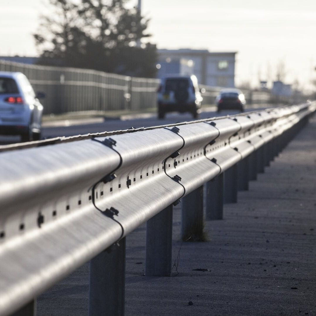 Oto korkuluk güvenlik özellikleri